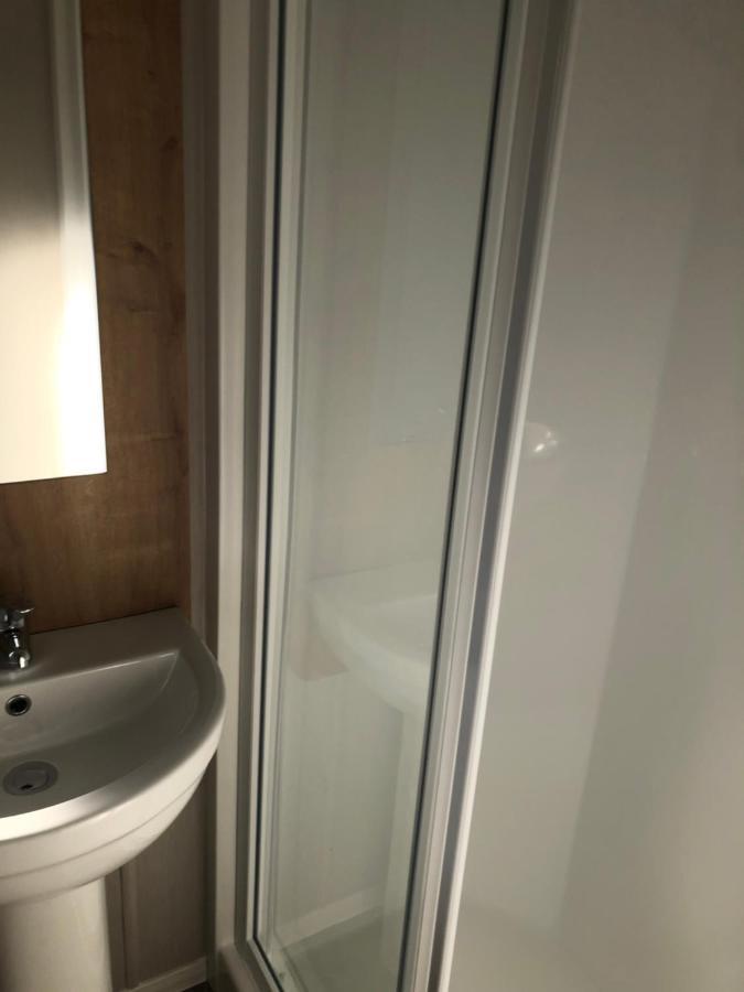 Stylish 3 Bedroom Caravan Near The Beach Walton-on-the-Naze Extérieur photo